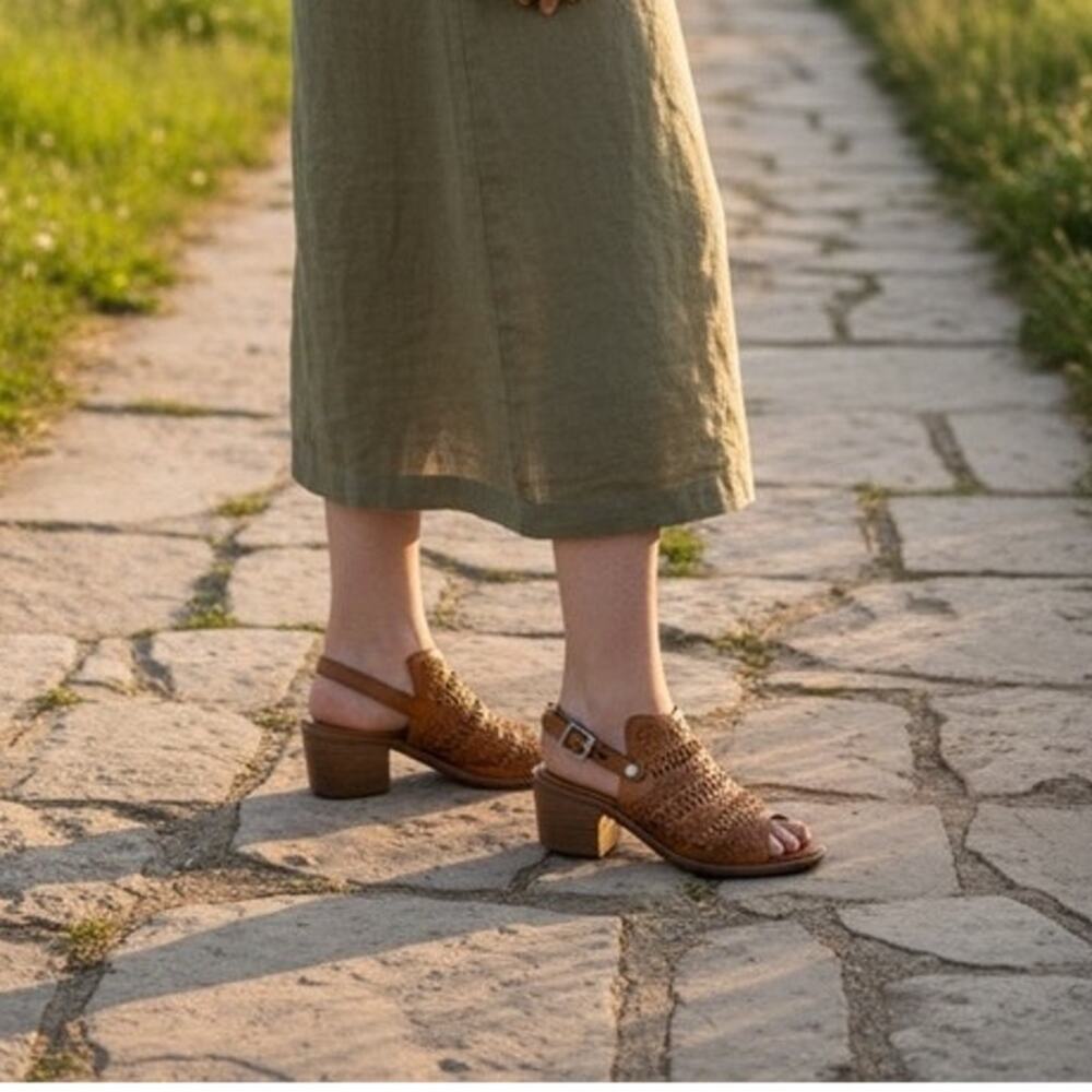 "Rag & Bone" Open Toe Strappy 2.5" Chunky Heel Sz… - image 2